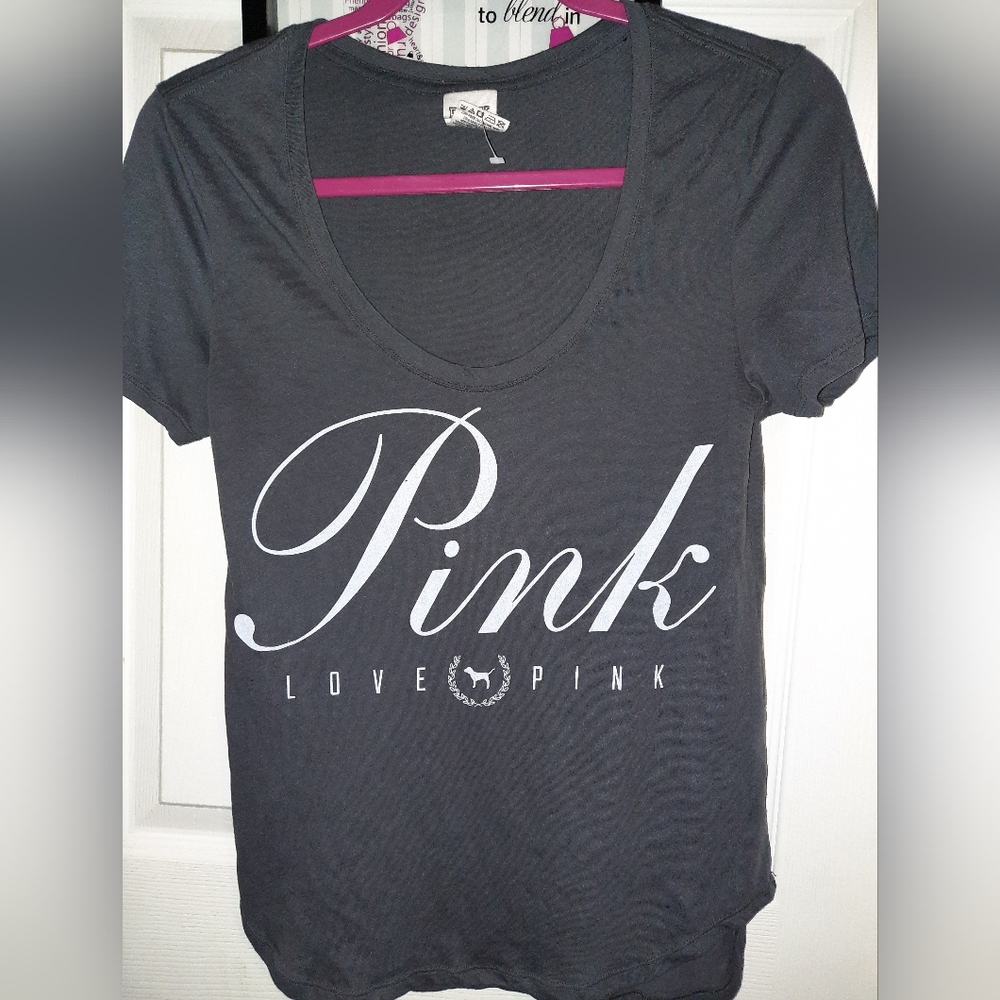 Victoria’s Secret PINK graphic tee throwback vintage